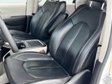 Used 2022 Chrysler Pacifica Touring-L image 5