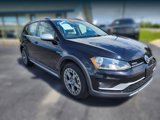 Used 2017 Volkswagen Golf Alltrack S image 3