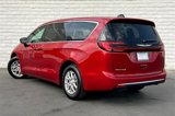 New 2025 Chrysler Pacifica Select image 2