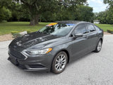 Used 2017 Ford Fusion SE image 2