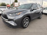 Used 2021 Toyota Highlander XLE image 2