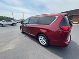Used 2017 Chrysler Pacifica Touring-L Plus image 3