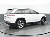 Used 2023 Jeep Grand Cherokee Limited w/ Luxury Tech Group II image 3