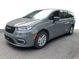 New 2025 Chrysler Pacifica Select image 2