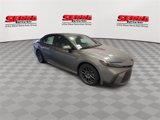 Used 2025 Toyota Camry SE image 3