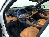 Used 2024 Toyota Highlander LE image 5