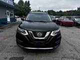 Used 2017 Nissan Rogue SV image 2
