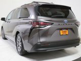 Used 2023 Toyota Sienna XLE image 5
