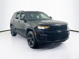 Used 2023 Jeep Grand Cherokee Limited w/ Black Appearance Package image 3