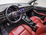 Certified 2025 Porsche Macan image 4