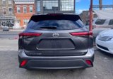 Used 2022 Toyota Highlander LE image 3
