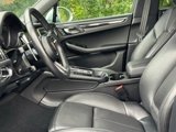 Certified 2023 Porsche Macan Turbo image 5