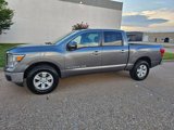 Used 2018 Nissan Titan SV image 2