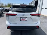 Used 2023 Toyota Highlander LE image 4