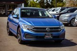 Used 2023 Volkswagen Jetta SE image 2