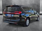 New 2025 Chrysler Pacifica Select image 2