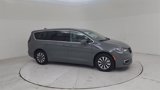 Certified 2022 Chrysler Pacifica Touring-L w/ Uconnect Theater Family Group image 2