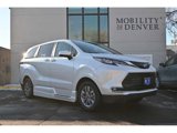 New 2024 Toyota Sienna XLE image 3