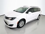Used 2018 Chrysler Pacifica Touring-L Plus image 3