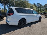New 2024 Chrysler Pacifica Limited w/ S Appearance Package image 4