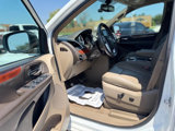 Used 2014 Chrysler Town & Country Touring-L w/ Driver Convenience Group image 5