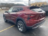 Used 2025 Chevrolet Trax LT w/ Sunroof Package image 4