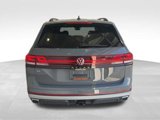 New 2025 Volkswagen Atlas Peak Edition SE image 4