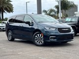 New 2025 Chrysler Pacifica Select image 2