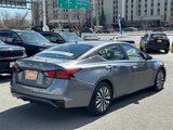 Used 2024 Nissan Altima 2.5 SV image 2