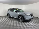 New 2025 Nissan Pathfinder Platinum image 2