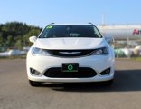 Used 2018 Chrysler Pacifica Touring-L image 2