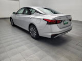Used 2023 Nissan Altima 2.5 SV image 5