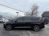 Used 2017 Chrysler Pacifica Limited image 6