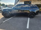Used 2024 Land Rover Range Rover Long Wheelbase SE image 2