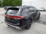 New 2025 Volkswagen Atlas Peak Edition SE image 4