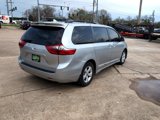 Used 2020 Toyota Sienna LE image 5