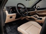 Used 2025 Porsche Cayenne image 4