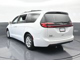 Used 2022 Chrysler Pacifica Touring-L image 4