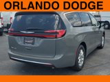 New 2025 Chrysler Pacifica Select image 3