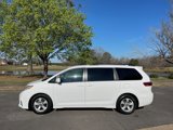 Used 2020 Toyota Sienna LE image 2