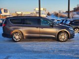 Used 2021 Chrysler Pacifica Touring w/ Cold Weather Group image 4