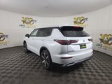 New 2025 Mitsubishi Outlander SE image 5