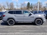 New 2025 Volkswagen Atlas Peak Edition SE image 2