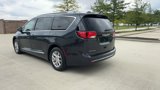 Used 2020 Chrysler Pacifica Touring-L image 6