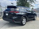 Used 2021 Toyota Highlander LE image 5