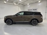 Used 2022 Lincoln Aviator Reserve w/ Equipment Group 201A image 2