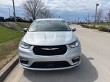 Used 2023 Chrysler Pacifica Touring-L image 2