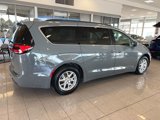 Used 2022 Chrysler Pacifica Touring-L image 5
