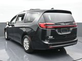 Used 2022 Chrysler Pacifica Touring-L image 4