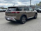 New 2025 Nissan Pathfinder Platinum image 3